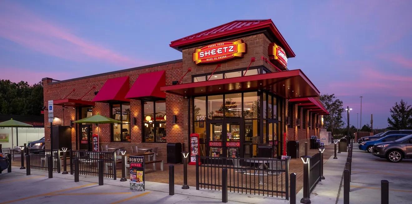 sheetz store exterior night